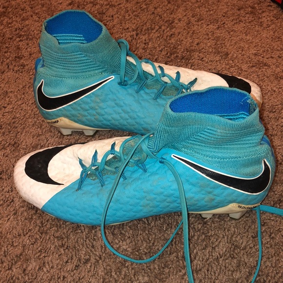 Nike Phantom Cleats - Picture 1 of 5